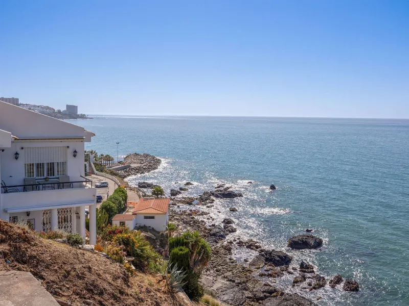 Unique apartment in Torremuelle, Benalmádena, boasting stunning sea views and excellent potential for capital appreciation.