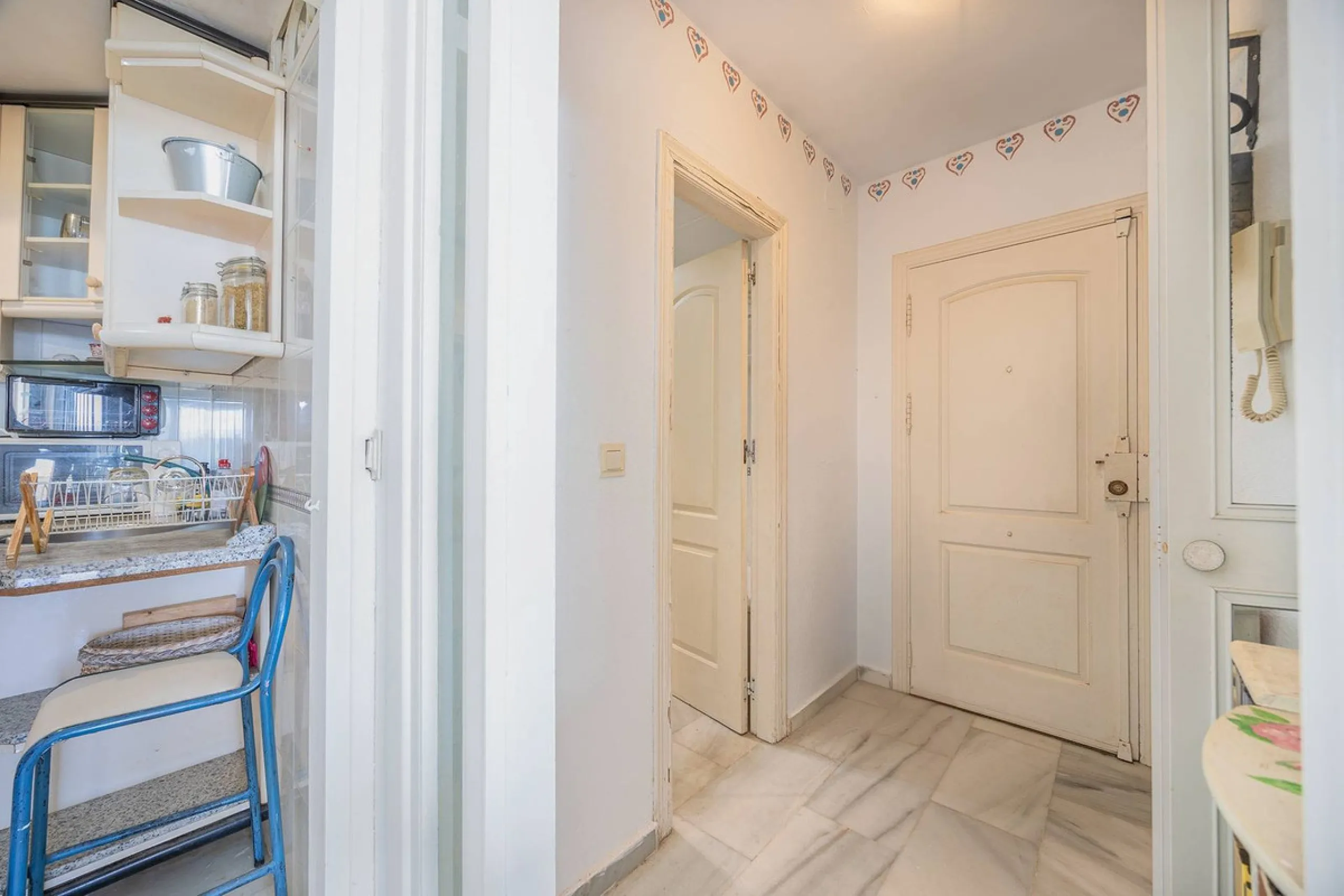 Unique apartment in Torremuelle, Benalmádena, boasting stunning sea views and excellent potential for capital appreciation.