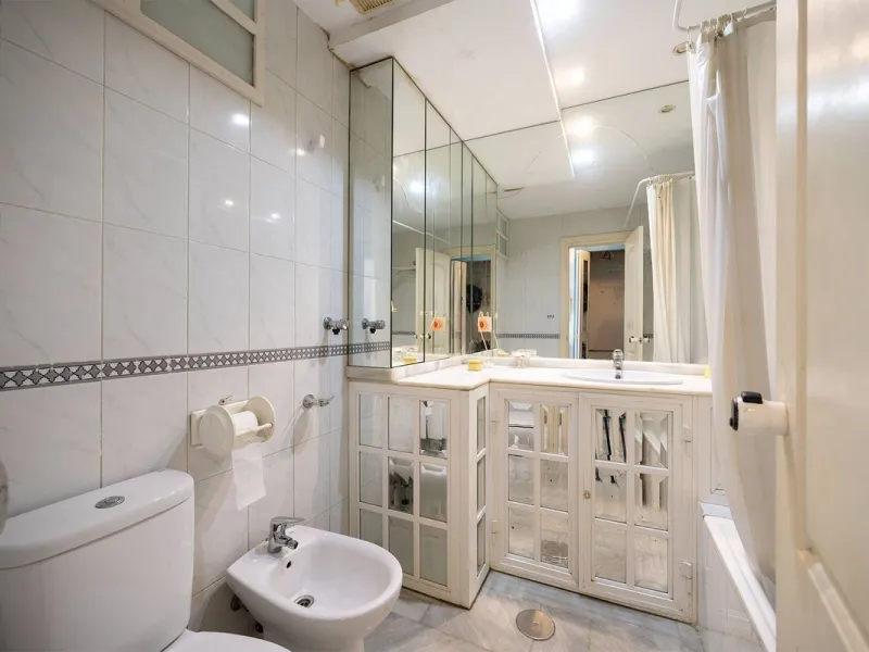 Unique apartment in Torremuelle, Benalmádena, boasting stunning sea views and excellent potential for capital appreciation.