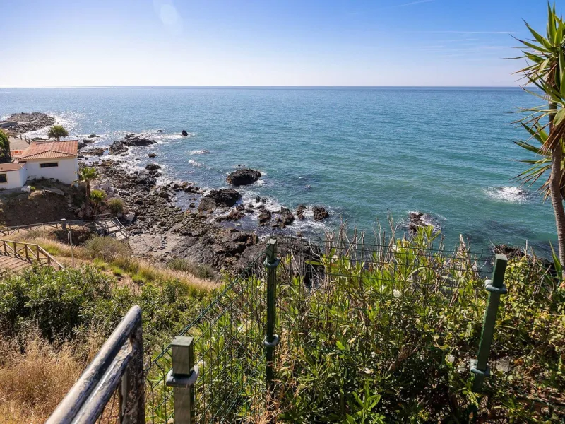 Unique apartment in Torremuelle, Benalmádena, boasting stunning sea views and excellent potential for capital appreciation.