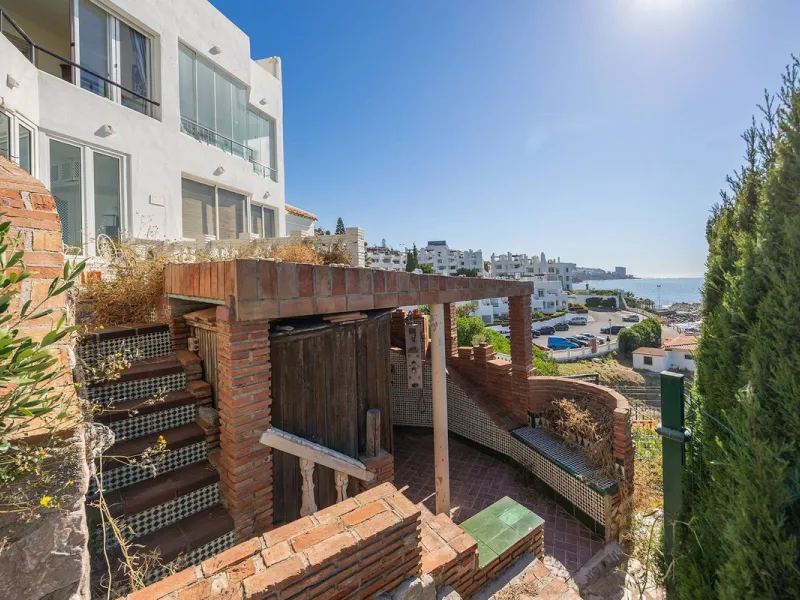 Unique apartment in Torremuelle, Benalmádena, boasting stunning sea views and excellent potential for capital appreciation.