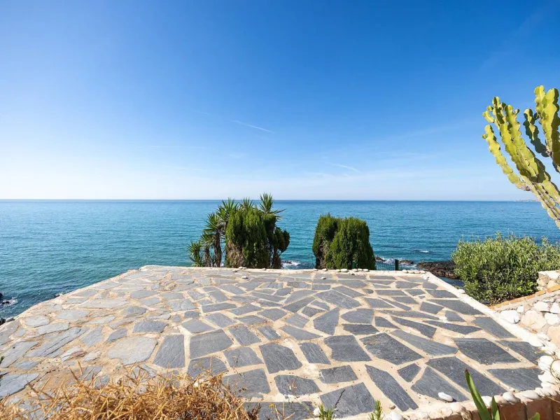 Unique apartment in Torremuelle, Benalmádena, boasting stunning sea views and excellent potential for capital appreciation.