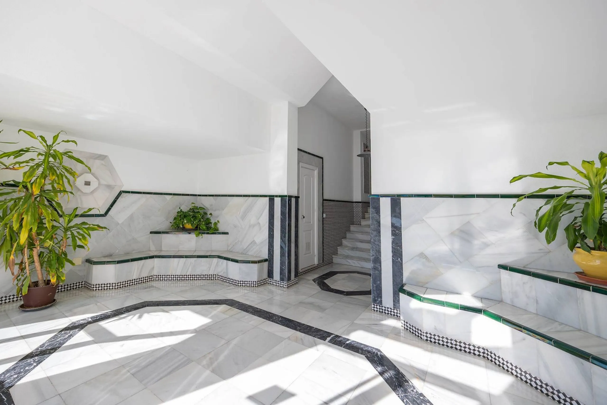 Unique apartment in Torremuelle, Benalmádena, boasting stunning sea views and excellent potential for capital appreciation.
