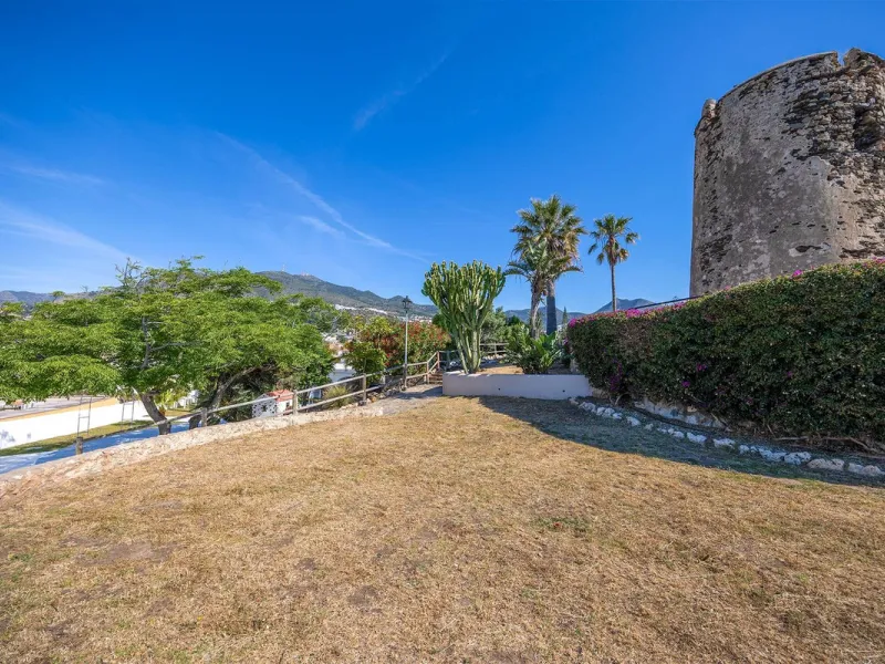 Unique apartment in Torremuelle, Benalmádena, boasting stunning sea views and excellent potential for capital appreciation.