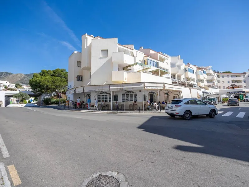 Unique apartment in Torremuelle, Benalmádena, boasting stunning sea views and excellent potential for capital appreciation.