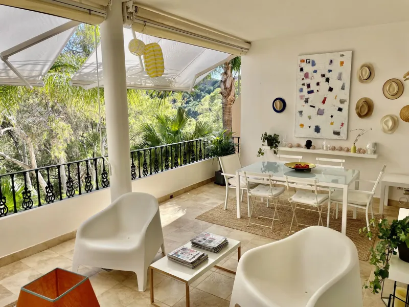 Traumwohnung in Nueva Andalucia: Privatsphäre, Komfort und Ruhe