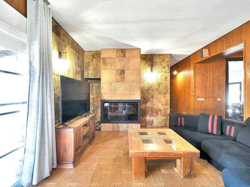 House - Detached Villa в продаже в Marbella, Málaga. В доме 7 спален и 5 ванных комнат. Площадь дома 422 м². Площадь участка 1900 м²