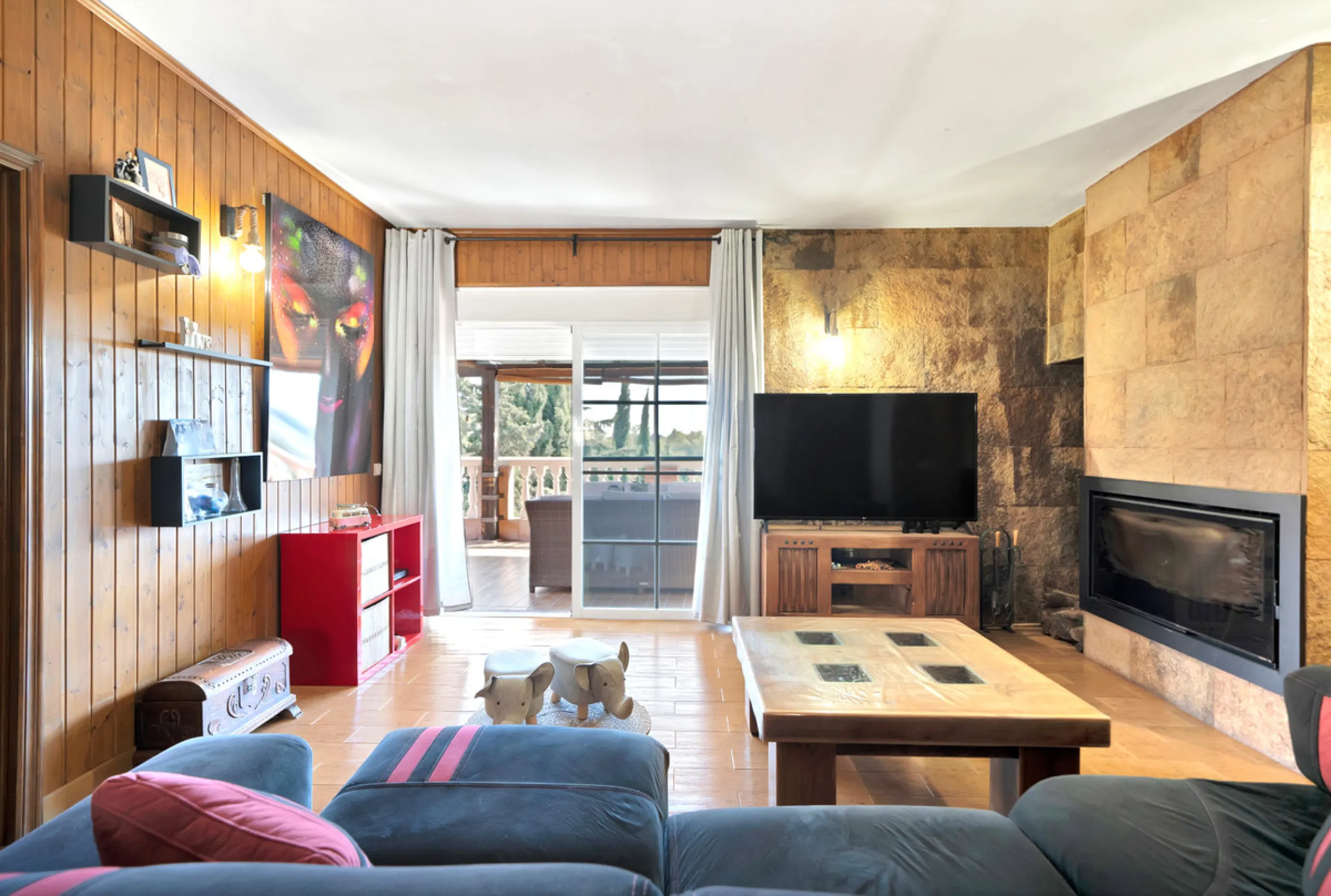 House - Detached Villa в продаже в Marbella, Málaga. В доме 7 спален и 5 ванных комнат. Площадь дома 422 м². Площадь участка 1900 м²