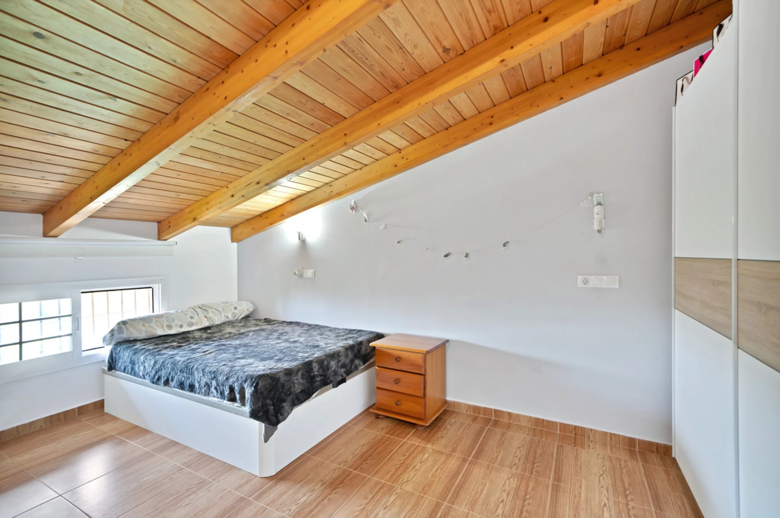 House - Detached Villa в продаже в Marbella, Málaga. В доме 7 спален и 5 ванных комнат. Площадь дома 422 м². Площадь участка 1900 м²