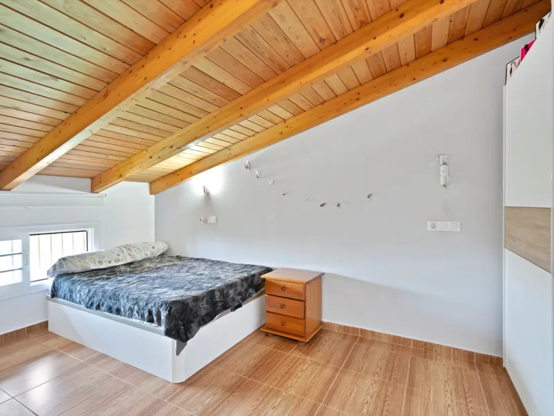 House - Detached Villa в продаже в Marbella, Málaga. В доме 7 спален и 5 ванных комнат. Площадь дома 422 м². Площадь участка 1900 м²
