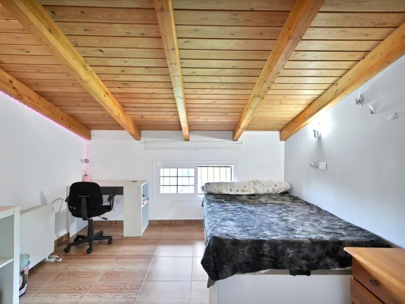 House - Detached Villa в продаже в Marbella, Málaga. В доме 7 спален и 5 ванных комнат. Площадь дома 422 м². Площадь участка 1900 м²