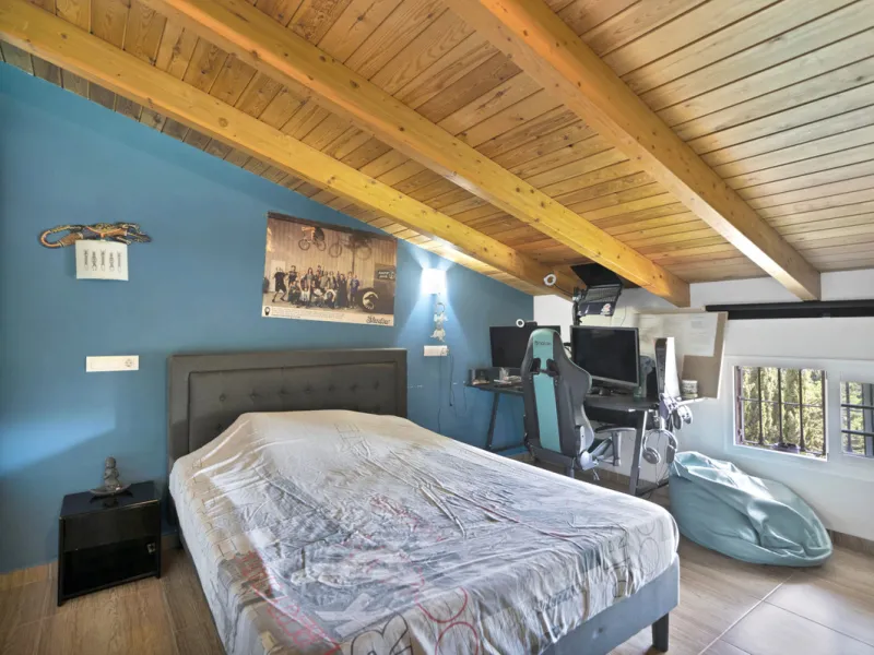 House - Detached Villa в продаже в Marbella, Málaga. В доме 7 спален и 5 ванных комнат. Площадь дома 422 м². Площадь участка 1900 м²