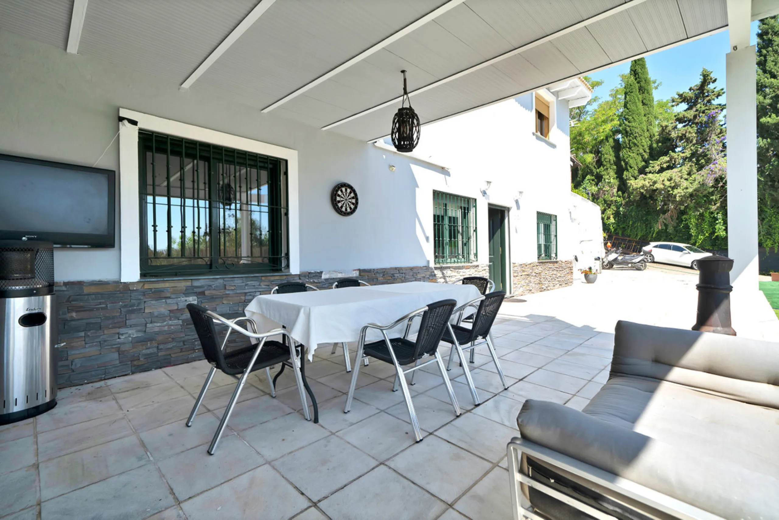 House - Detached Villa в продаже в Marbella, Málaga. В доме 7 спален и 5 ванных комнат. Площадь дома 422 м². Площадь участка 1900 м²