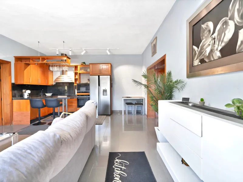 House - Detached Villa в продаже в Marbella, Málaga. В доме 7 спален и 5 ванных комнат. Площадь дома 422 м². Площадь участка 1900 м²
