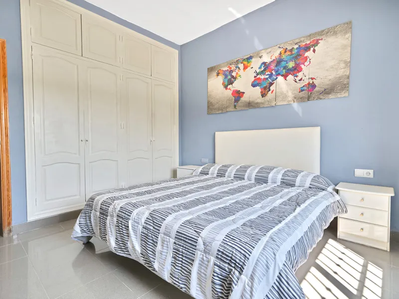 House - Detached Villa в продаже в Marbella, Málaga. В доме 7 спален и 5 ванных комнат. Площадь дома 422 м². Площадь участка 1900 м²