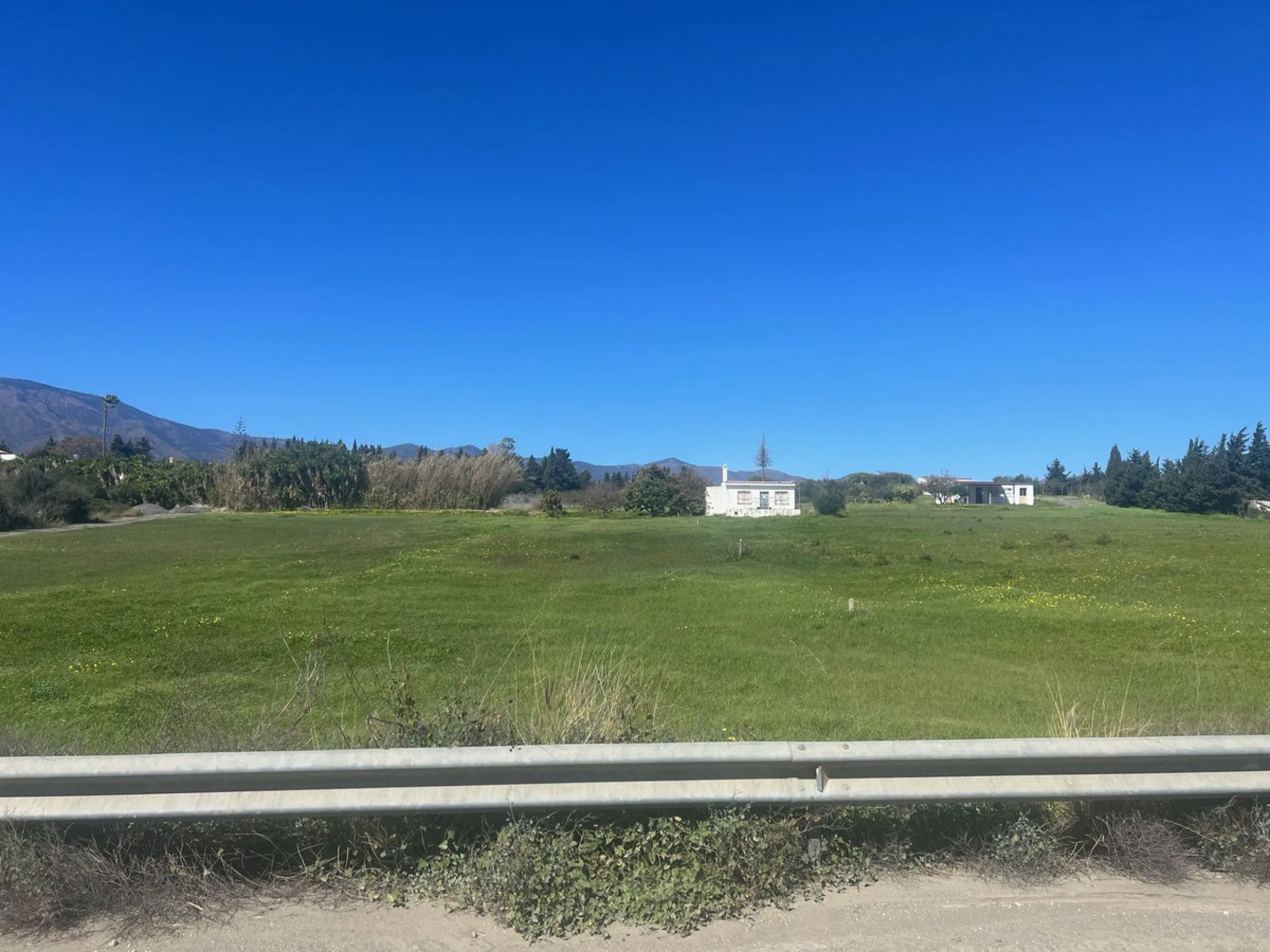 Plot - Commercial Plot в продаже в Estepona, Málaga. Площадь дома 4800 м². Площадь участка 4100 м²