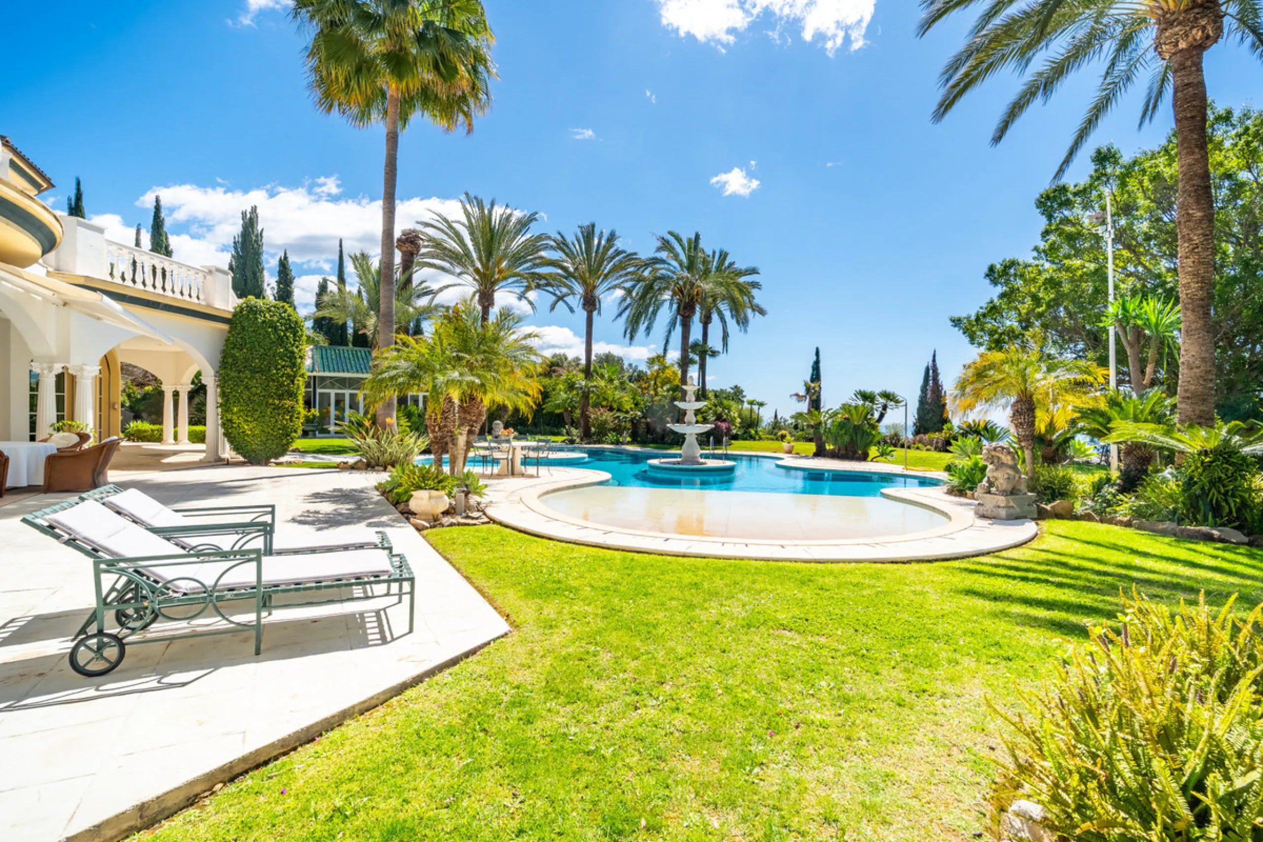 Außergewöhnliches Privatanwesen mit Meerblick in Cascada de Camoján, Marbella