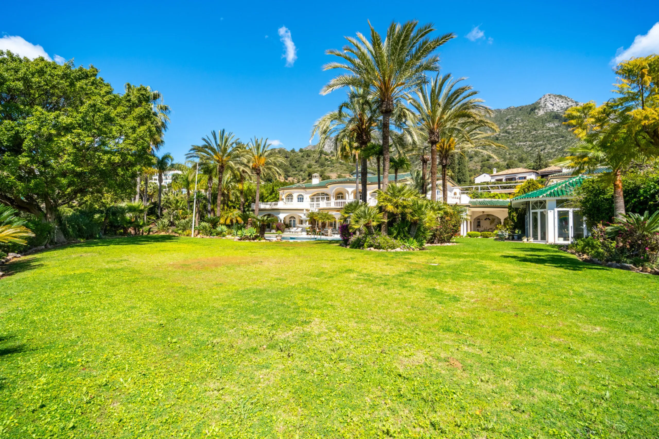 Außergewöhnliches Privatanwesen mit Meerblick in Cascada de Camoján, Marbella