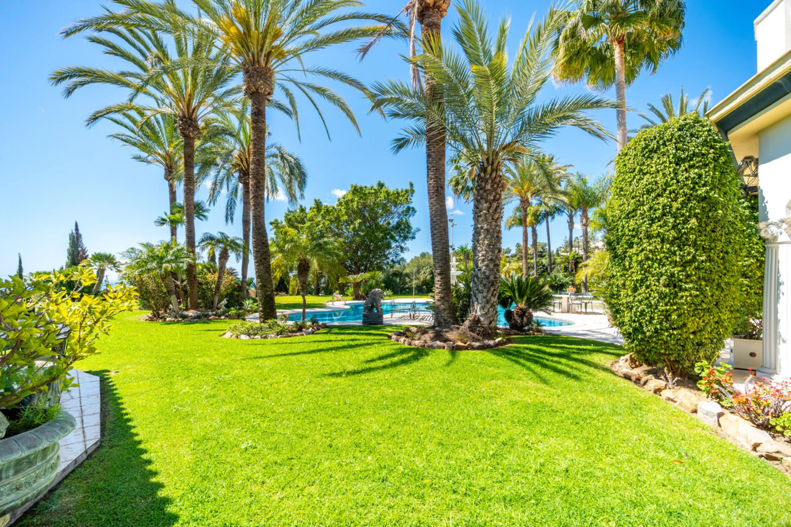 Außergewöhnliches Privatanwesen mit Meerblick in Cascada de Camoján, Marbella