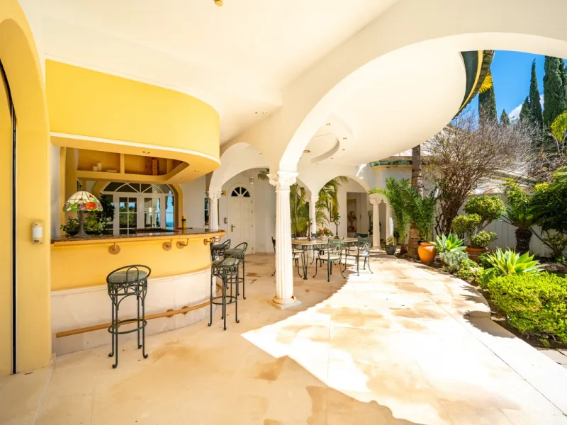 Außergewöhnliches Privatanwesen mit Meerblick in Cascada de Camoján, Marbella