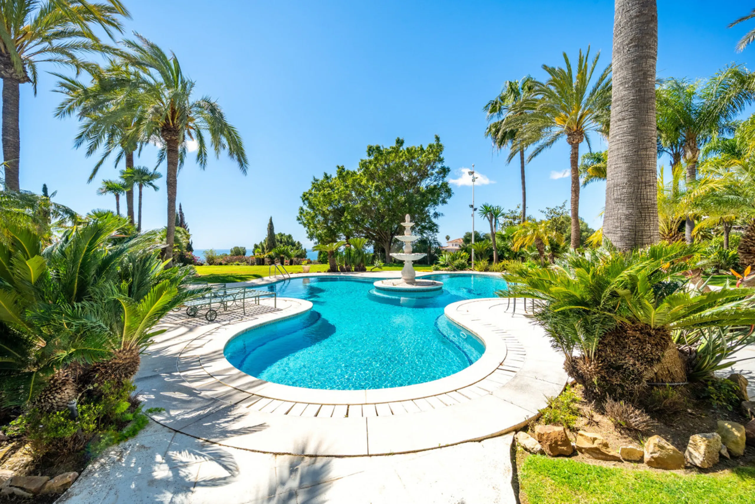 Außergewöhnliches Privatanwesen mit Meerblick in Cascada de Camoján, Marbella