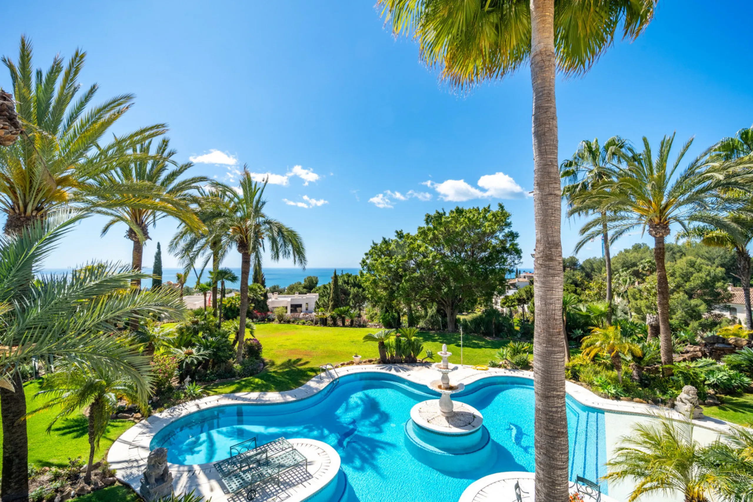 Außergewöhnliches Privatanwesen mit Meerblick in Cascada de Camoján, Marbella