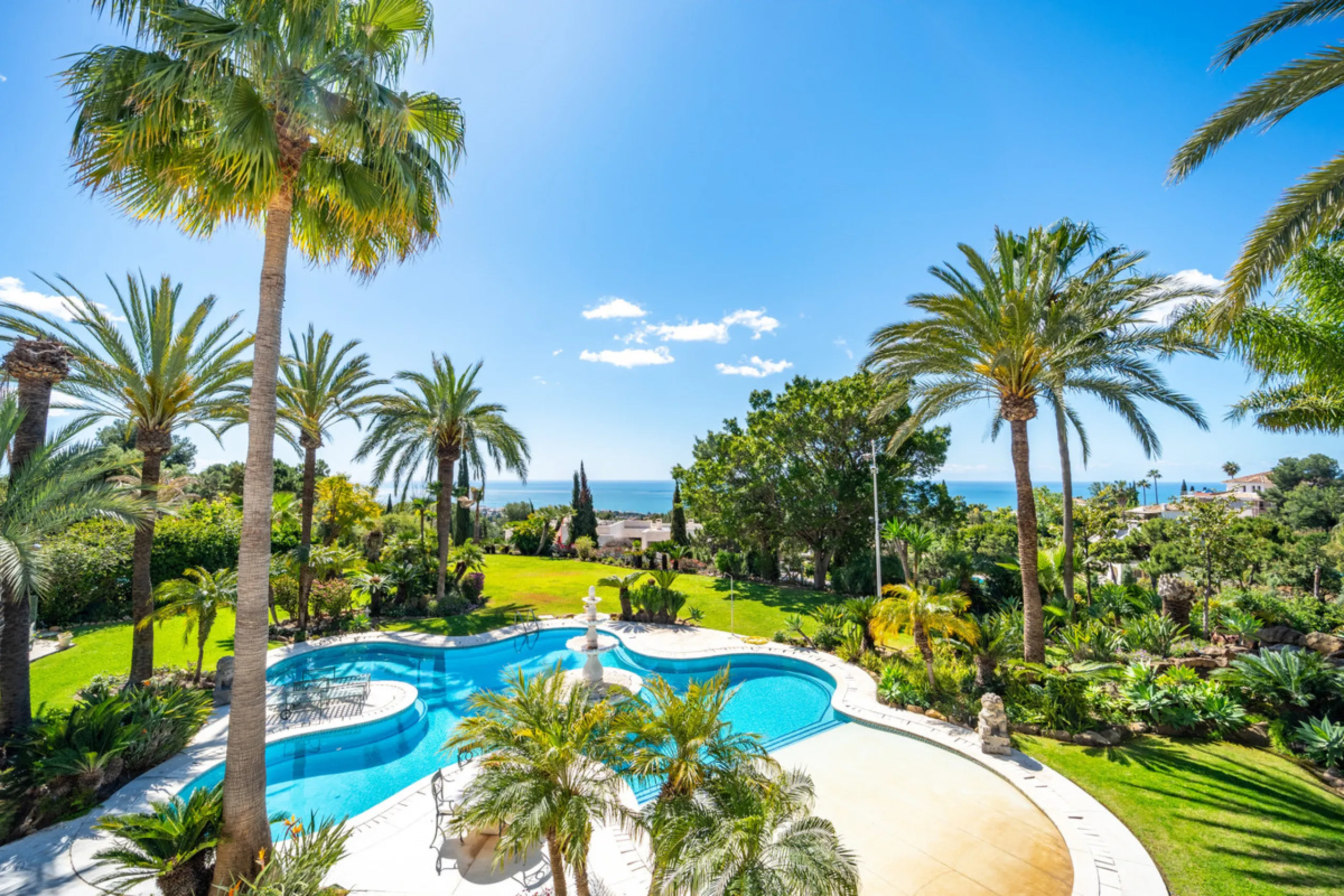 Außergewöhnliches Privatanwesen mit Meerblick in Cascada de Camoján, Marbella