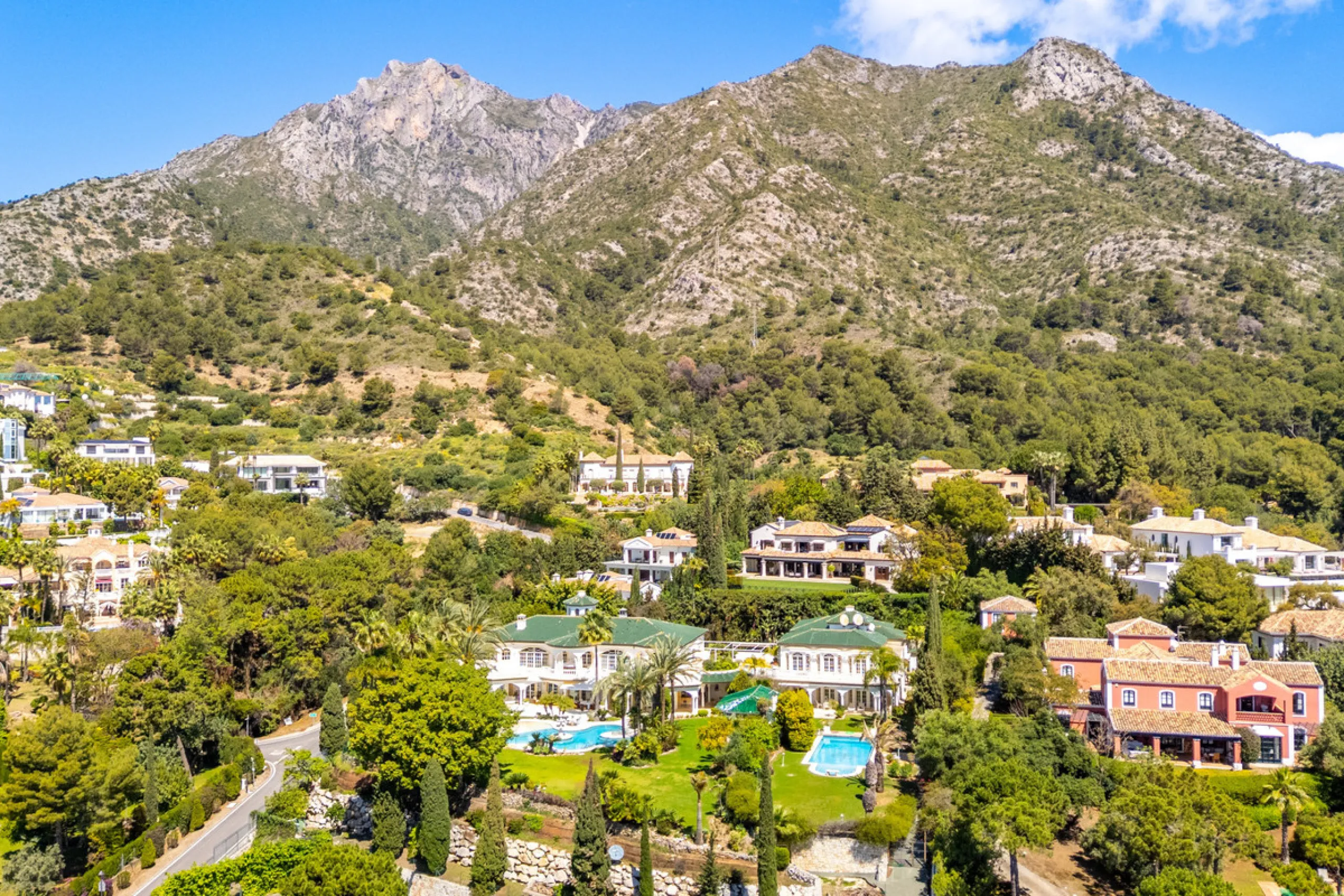 Außergewöhnliches Privatanwesen mit Meerblick in Cascada de Camoján, Marbella