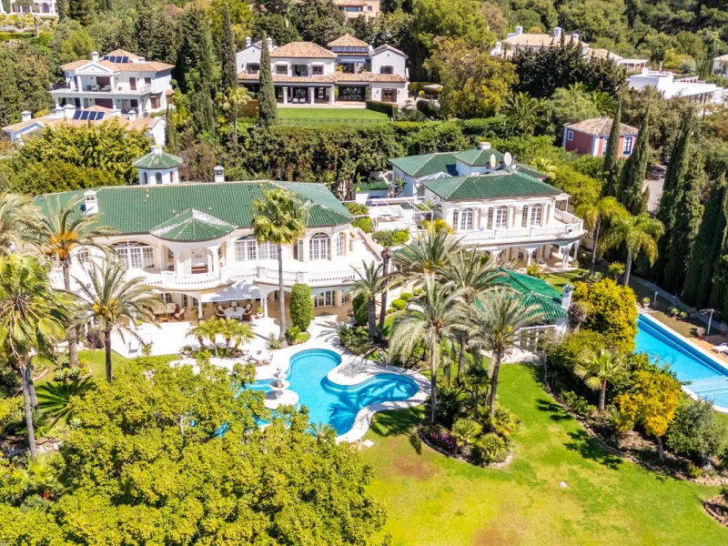 Außergewöhnliches Privatanwesen mit Meerblick in Cascada de Camoján, Marbella