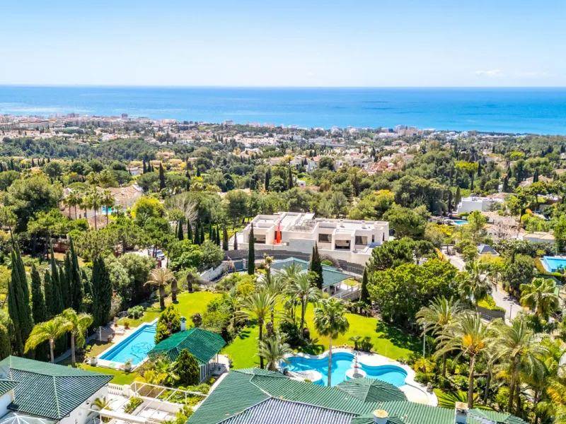 Außergewöhnliches Privatanwesen mit Meerblick in Cascada de Camoján, Marbella
