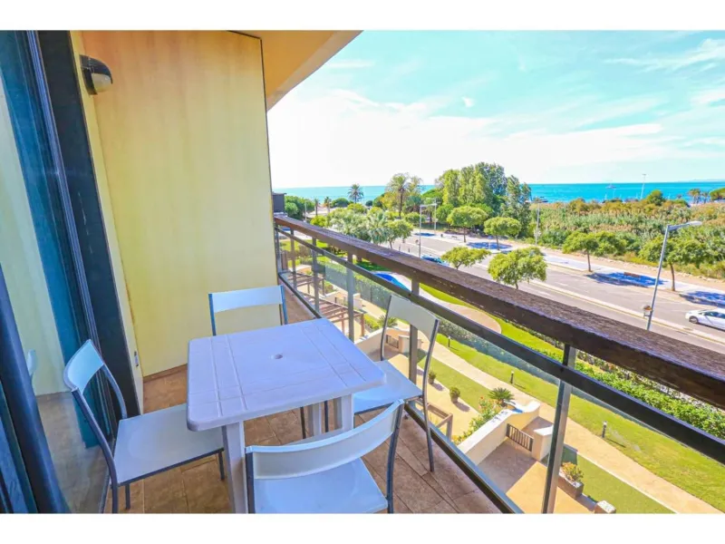 Seafront apartment with solarium in Cambrils, Costa Dorada