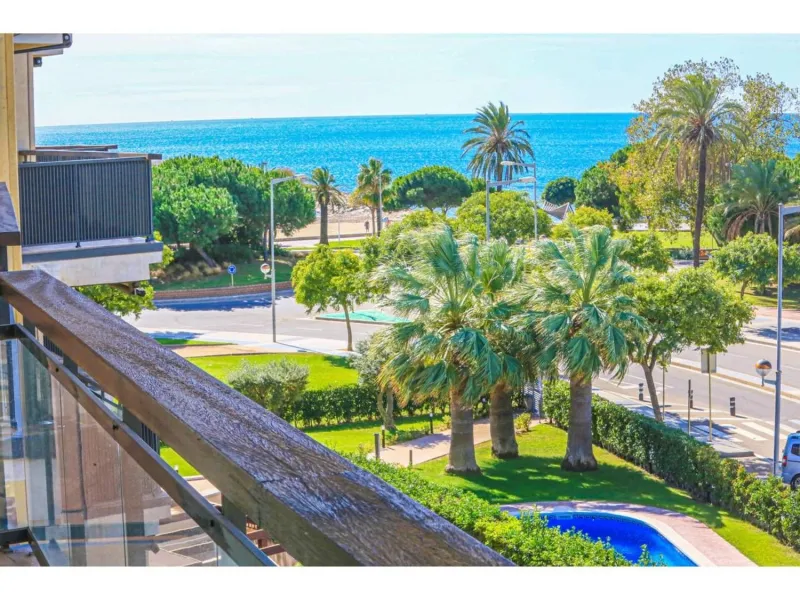 Seafront apartment with solarium in Cambrils, Costa Dorada