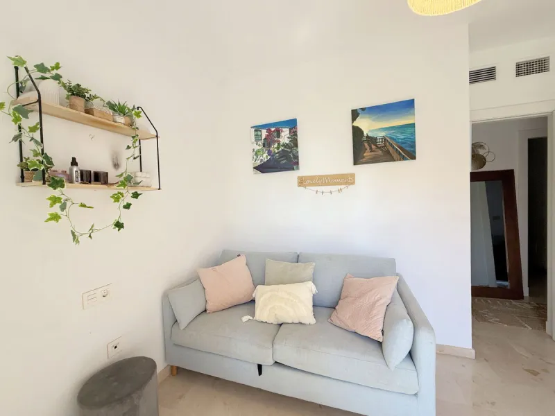 Beachfront townhouse in Estepona, located in a prestigious front-line beach development with direct access to the promenade, offering an unbeatable location that combines tranquility, comfort, and the Mediterranean lifestyle. It is just a 4-minute drive f