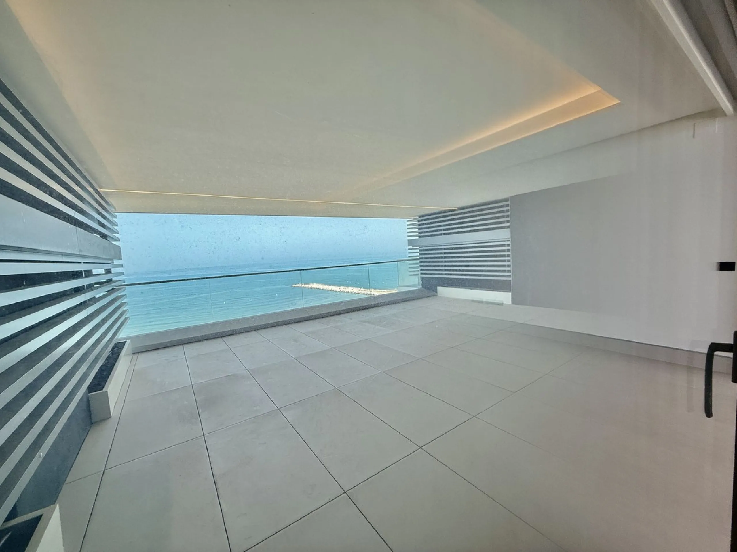 Apartment - Middle Floor Apartment в продаже в Málaga, Málaga. В доме 3 спален и 4 ванных комнат. Площадь дома 173 м²