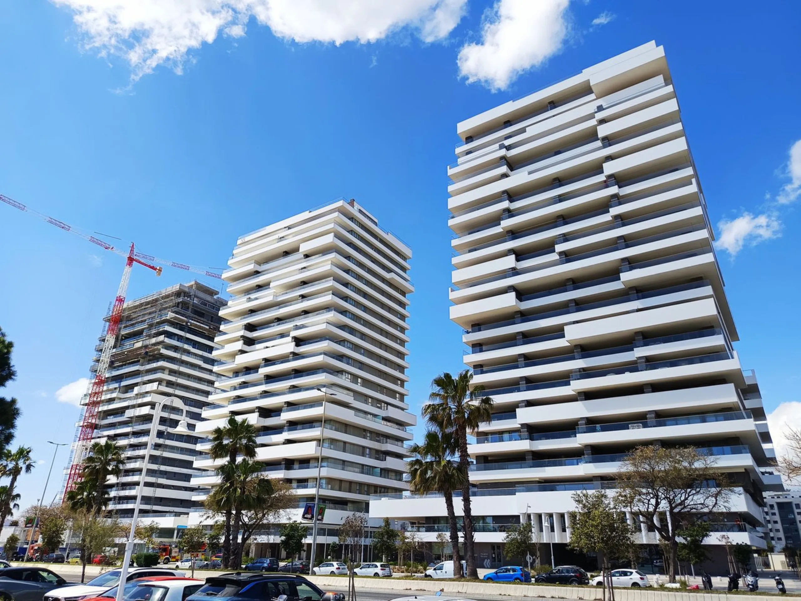 Apartment - Middle Floor Apartment в продаже в Málaga, Málaga. В доме 3 спален и 4 ванных комнат. Площадь дома 173 м²