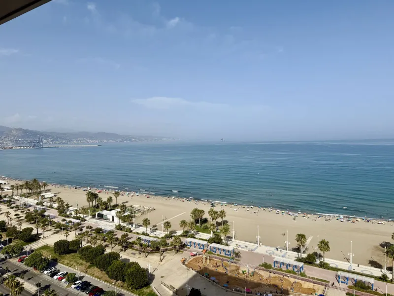 Apartment - Middle Floor Apartment в продаже в Málaga, Málaga. В доме 3 спален и 4 ванных комнат. Площадь дома 173 м²