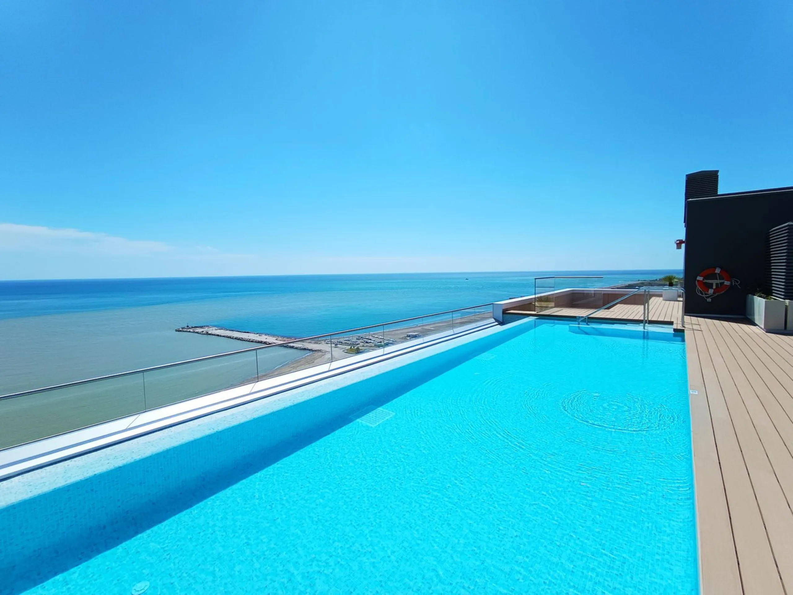 Apartment - Middle Floor Apartment в продаже в Málaga, Málaga. В доме 3 спален и 4 ванных комнат. Площадь дома 173 м²