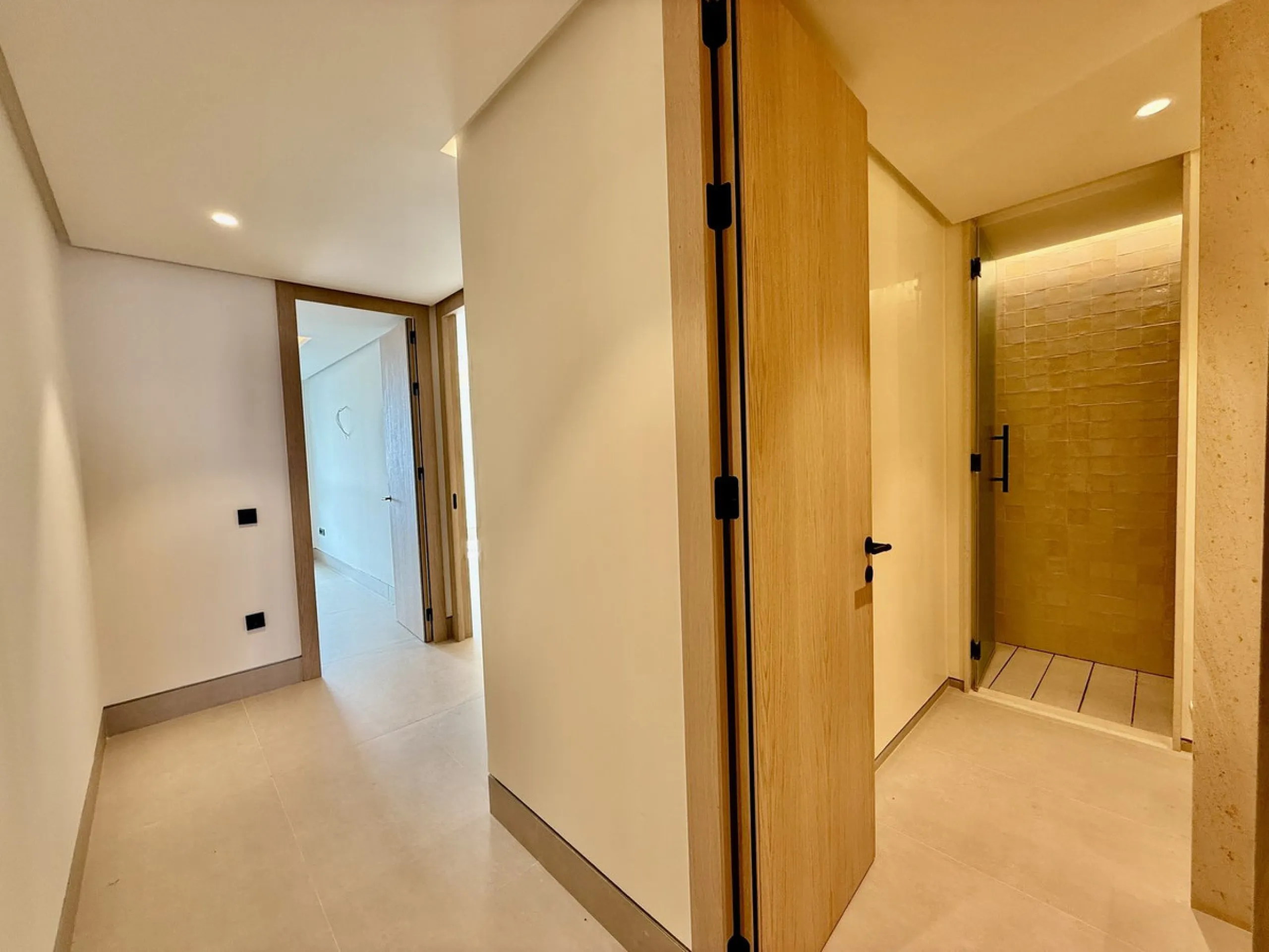 Apartment - Middle Floor Apartment в продаже в Málaga, Málaga. В доме 3 спален и 4 ванных комнат. Площадь дома 173 м²