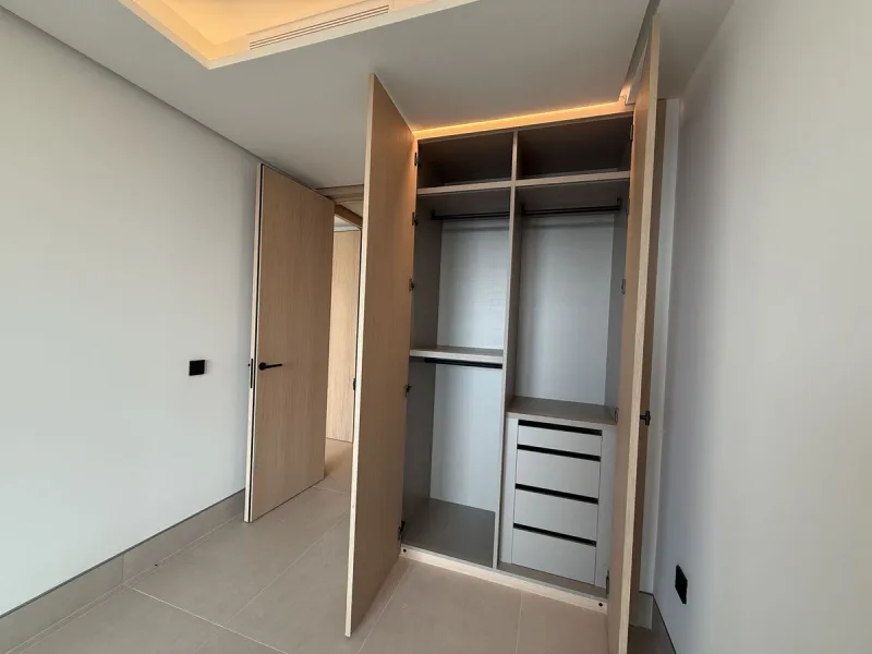 Apartment - Middle Floor Apartment в продаже в Málaga, Málaga. В доме 3 спален и 4 ванных комнат. Площадь дома 173 м²