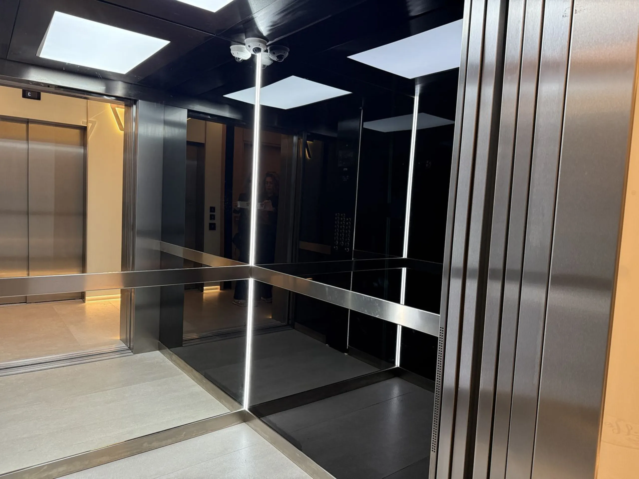 Apartment - Middle Floor Apartment в продаже в Málaga, Málaga. В доме 3 спален и 4 ванных комнат. Площадь дома 173 м²