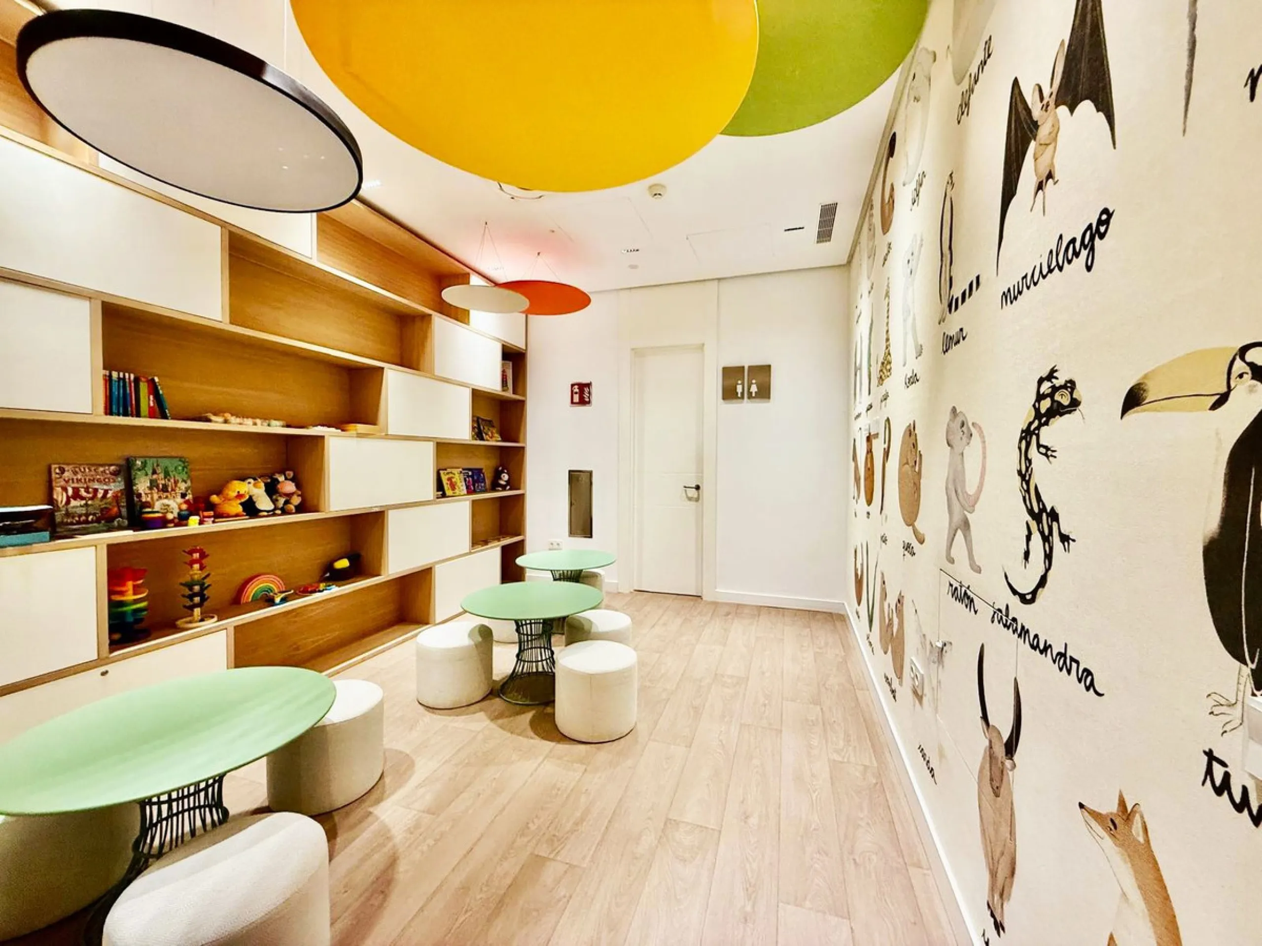 Apartment - Middle Floor Apartment в продаже в Málaga, Málaga. В доме 3 спален и 4 ванных комнат. Площадь дома 173 м²