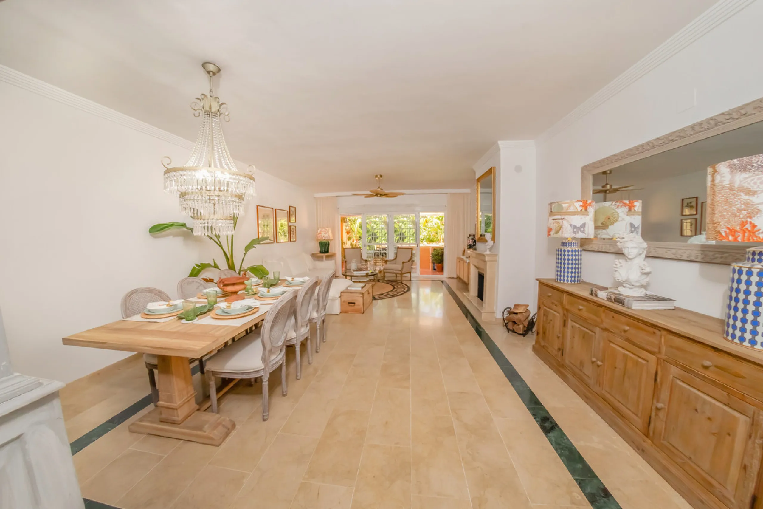 Situated in the prestigious Oasis de Nagüeles urbanization on Marbella's sought-after Golden Mile, this spacious 5-level townhouse offers a unique opportunity to create your ideal home in one of the best areas of the Costa del Sol.