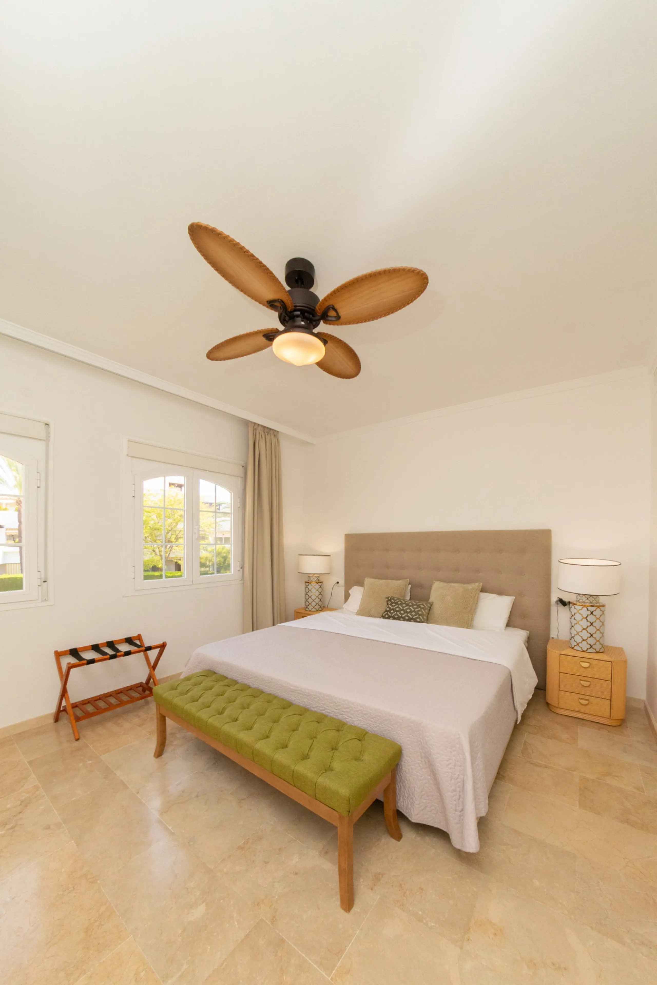Situated in the prestigious Oasis de Nagüeles urbanization on Marbella's sought-after Golden Mile, this spacious 5-level townhouse offers a unique opportunity to create your ideal home in one of the best areas of the Costa del Sol.