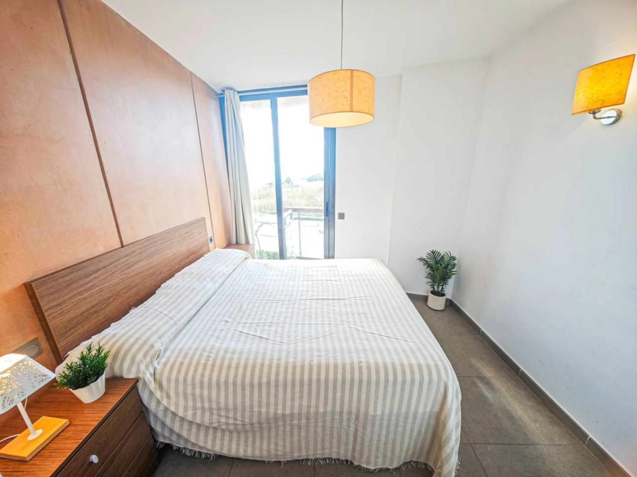 Seafront apartment with solarium in Cambrils, Costa Dorada