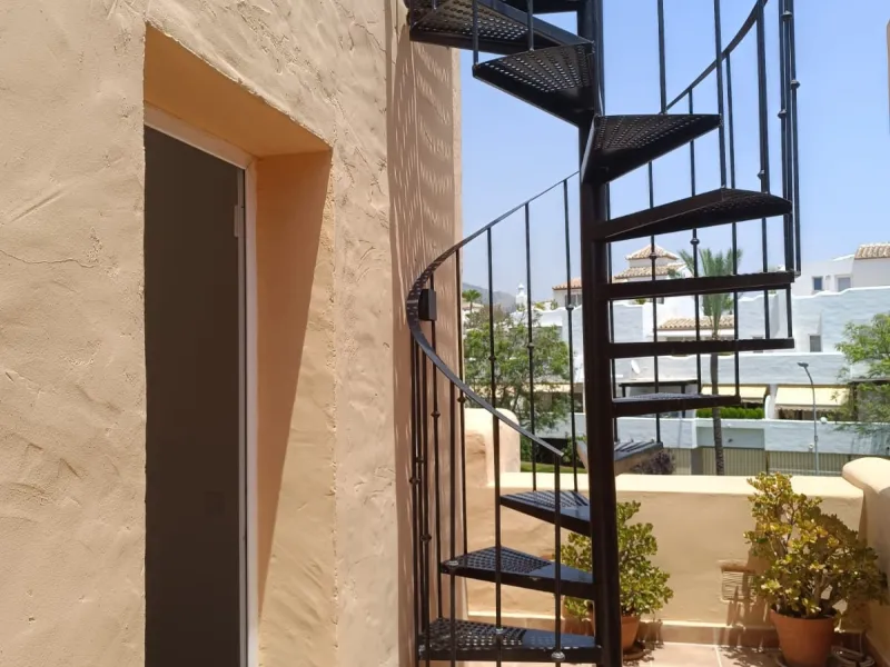 Situated in the prestigious Oasis de Nagüeles urbanization on Marbella's sought-after Golden Mile, this spacious 5-level townhouse offers a unique opportunity to create your ideal home in one of the best areas of the Costa del Sol.