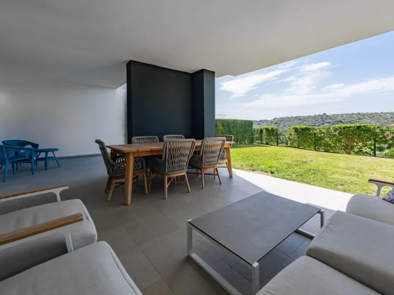 Modern Frontline Golf with Tourist License in place!
