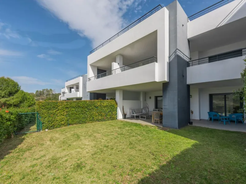 Modern Frontline Golf with Tourist License in place!