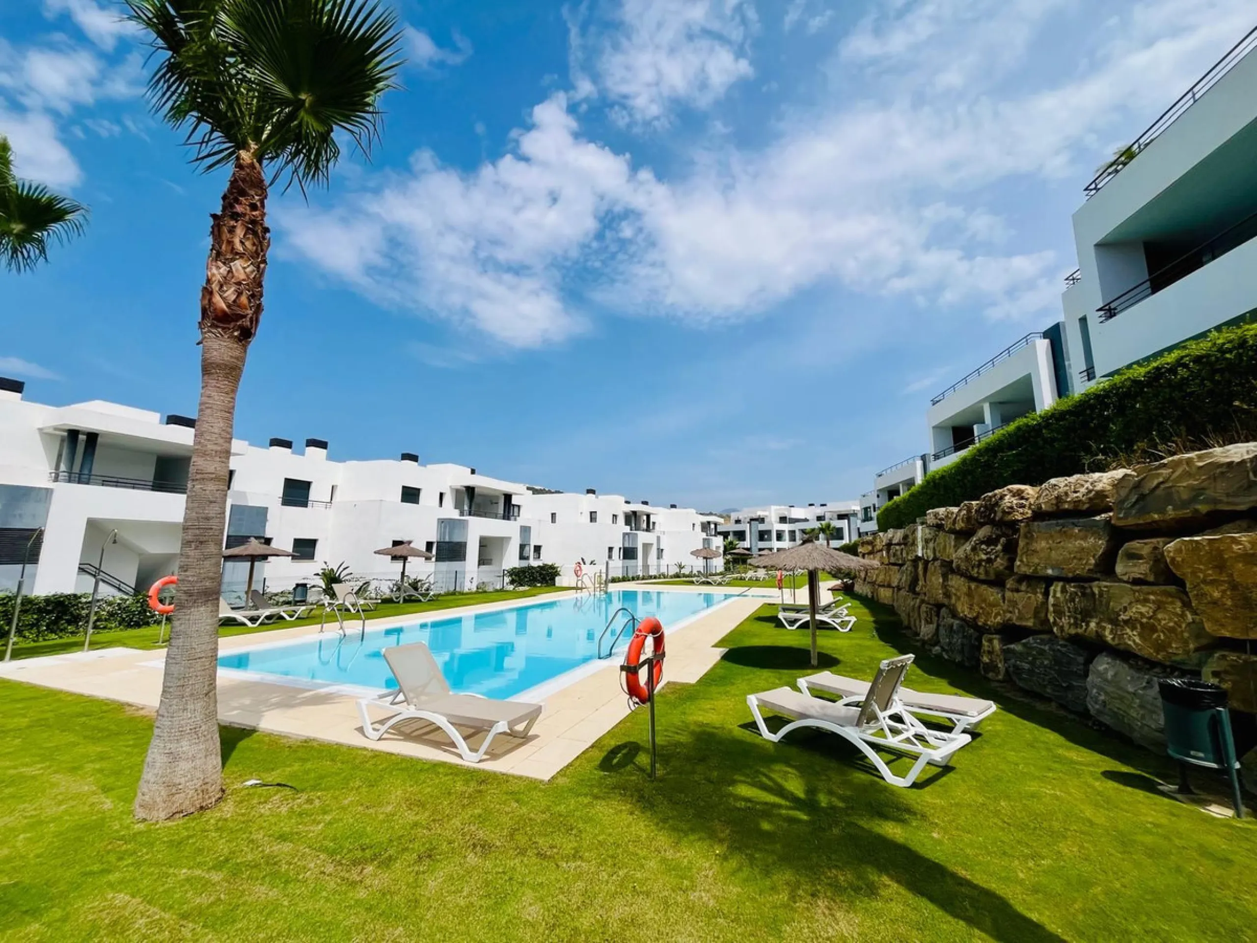 Modern Frontline Golf with Tourist License in place!