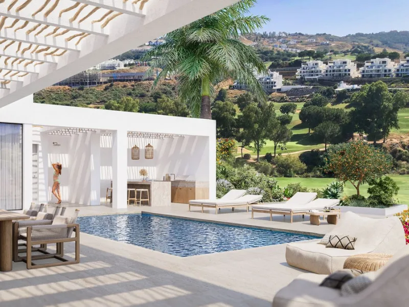 FIRST LINE beautiful plot in La Cala Golf