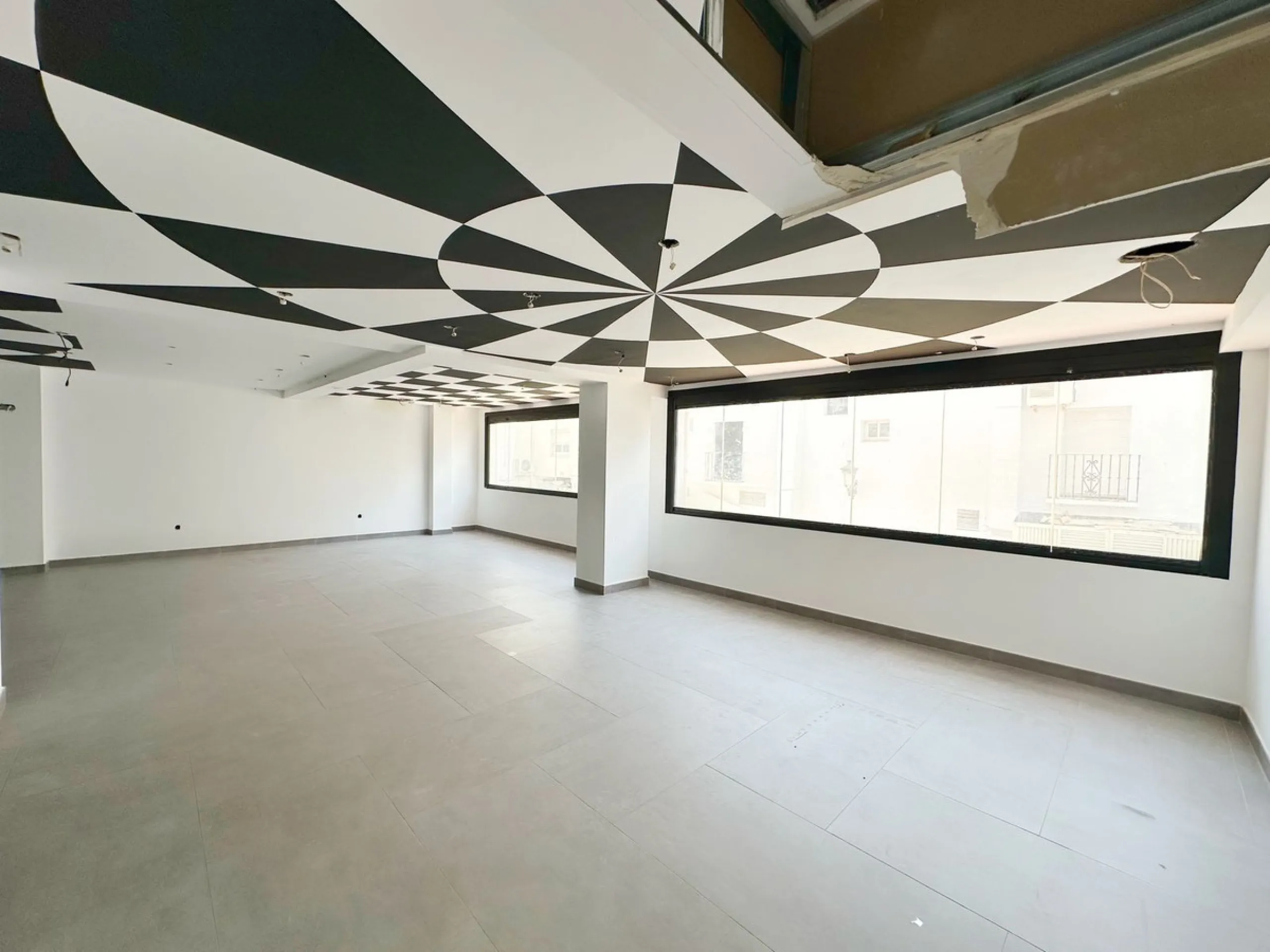 Luxury Commercial Premises for Sale in Puerto Banús, Just 100 Metres from the Sea